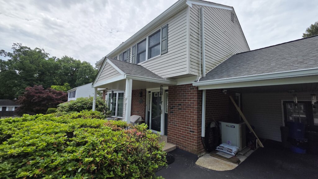 6-inch seamless gutters and gutter guards installation in Broomall PA